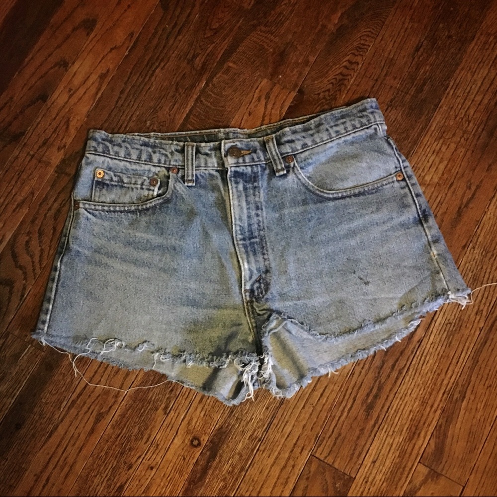 💰⬇️😎 Vintage-ish Levi’s cutoffs
